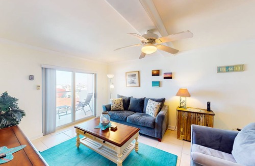 Pensacola Beach Condo | 85 m² Condo ∙ 1 bedroom ∙ 4 guests