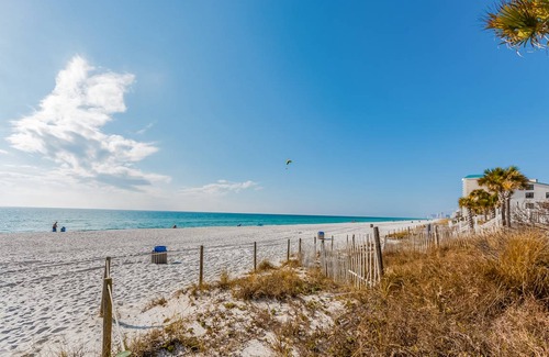 Crescent Beach House | 86 m² House ∙ 2 guests