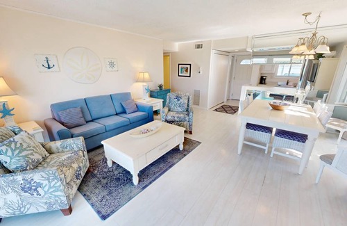 Holiday Isle Condo | 88 m² Condo ∙ 2 bedrooms ∙ 6 guests