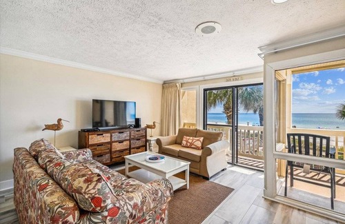 Fort Bay Condo | 88 m² Condo ∙ 1 bedroom ∙ 6 guests