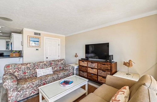 Fort Bay Condo | 88 m² Condo ∙ 1 bedroom ∙ 6 guests
