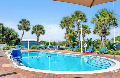 Sunnyside Condo | 91 m² Condo ∙ 2 bedrooms ∙ 4 guests