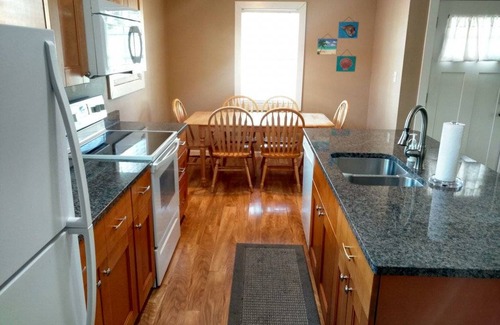 Laguna Beach Estates Cottage | 93 m² Cabin ∙ 3 bedrooms ∙ 8 guests