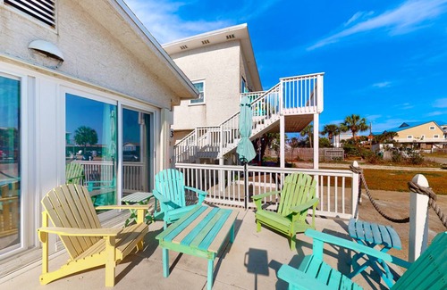 East End Condo | 97 m² Condo ∙ 3 bedrooms ∙ 7 guests