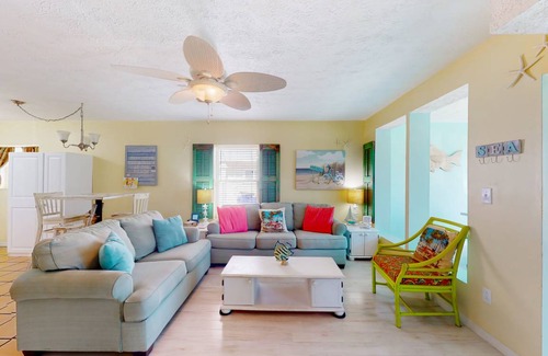 East End Condo | 97 m² Condo ∙ 3 bedrooms ∙ 7 guests