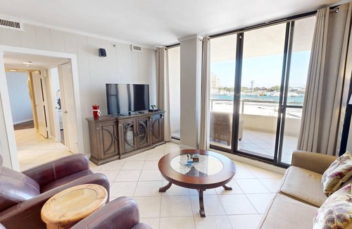 Holiday Isle Condo | 98 m² Condo ∙ 2 bedrooms ∙ 6 guests