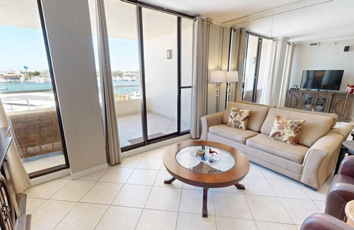 Holiday Isle Condo | 98 m² Condo ∙ 2 bedrooms ∙ 6 guests