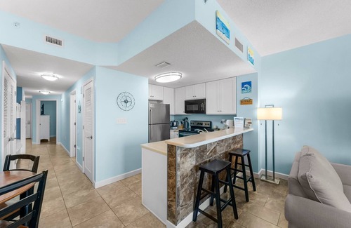 Lower Grand Lagoon Condo | 9TH FLOOR! FREE BEACH SERVICE! GREAT DECOR! OUTSTANDING VIEWS!