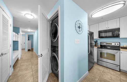 Lower Grand Lagoon Condo | 9TH FLOOR! FREE BEACH SERVICE! GREAT DECOR! OUTSTANDING VIEWS!