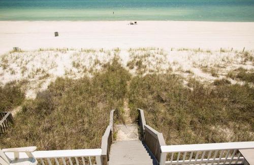 Sunnyside House | A View To Sea! West End! Sleeps 12! Hot Tub!