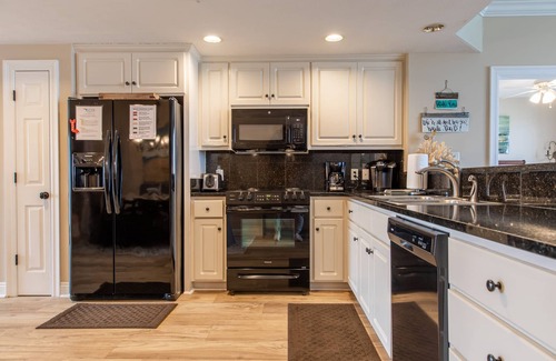 Lower Grand Lagoon Condo | Absolutely stunning 2 bedroom 2 bath at Treasure Island. KING BEDS BOTH ROOMS
