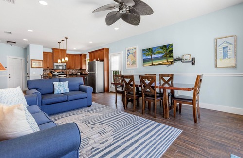 Laguna Beach Estates House | Across the street from the Gulf with in ground pool!