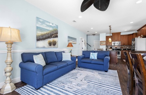 Laguna Beach Estates House | Across the street from the Gulf with in ground pool!