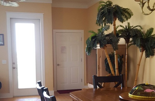 Fort Bay House | Amazing beach views!