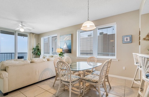 Navarre Beach Condo | Amazing Condo, Beach-Setup Included, Outdoor Pool & Hot Tub, Gulf-Front