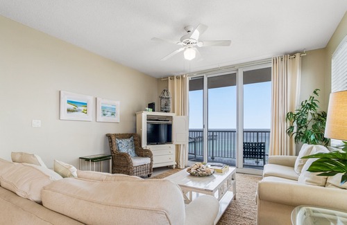 Navarre Beach Condo | Amazing Condo, Beach-Setup Included, Outdoor Pool & Hot Tub, Gulf-Front
