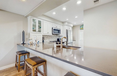 Rosemary Beach Condo | Amazing Santa Rosa Beach condo with pool, hot tub & pickleball