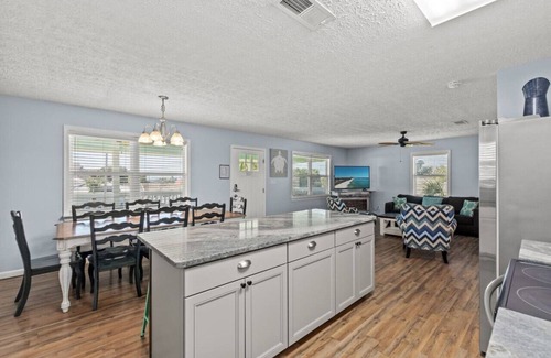 El Centro Beach House | Anchors Away: Prvt Htd Pool, Sznl Hot Tub, GmRm, Fire Pit, & FREE Activities!