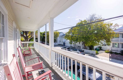 Historic Seaport Apartment | Apartment ∙ 8 bedrooms ∙ 24 guests