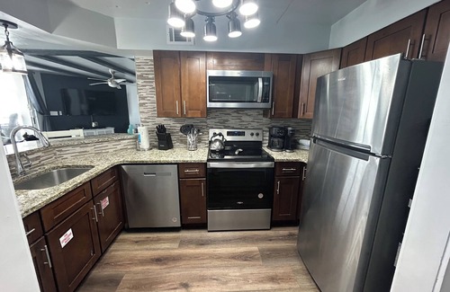 El Centro Beach Condo | Aqua Vista Gulf front with room off balcony 3 bedroom 5 beds sleeps 8