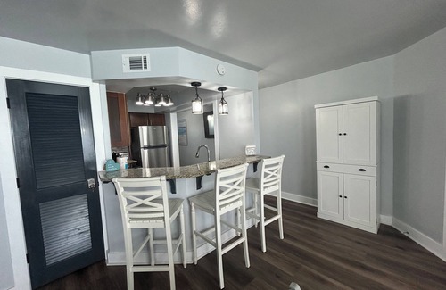 El Centro Beach Condo | Aqua Vista Gulf front with room off balcony 3 bedroom 5 beds sleeps 8