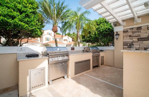 Pelican Bay Condo | Avalon, Pelican Bay 3 Bedrooms + den/home office, Pools, Hot Tub, lake views
