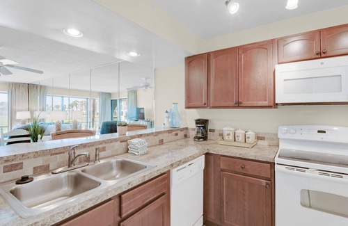 Panama City Beach Condo | ⛵Balcony-Pool-Hot Tubs-Edgewater Golf Villa 304⛵