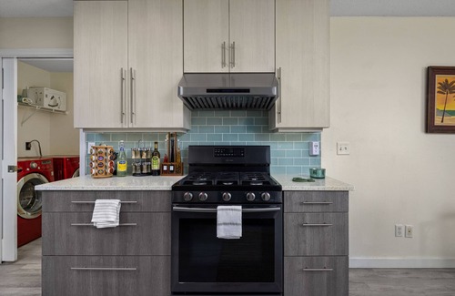 Gulf Breeze House | Balinese Beach House w/Pool, Huge Hot Tub & Sauna