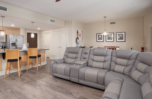 Baytowne Wharf Condo | Bayside ~ Community Pool ~ Spacious Balcony ~ First Floor Unit ~ Hot Tub