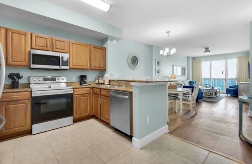 Panama City Beach Condo | BEACH FRONT CONDO! SLEEPS UP TO 8!BCH SRVC INCL!