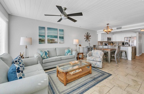 Sunnyside House | ⭐Beach Front-Gulf Front Pool-Shores Townhome 116⭐