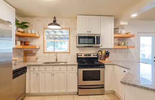 Riviera Beach House | Beach House with Screen Porch 1 Dog Considered - 21yo & UP