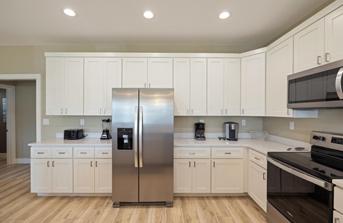 Laguna Beach Estates House | Beach House w/Private Heated Pool, pet friendly - 21yo & UP