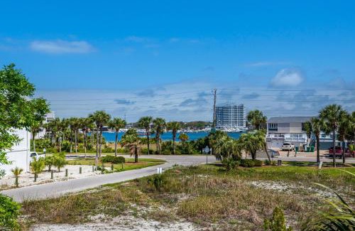 Holiday Isle House | Beach Side- Harbor View