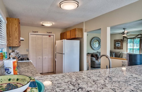 Crystal Beach House | Beach Views, Heated Pool, Tiki Bar - Salty Skipper