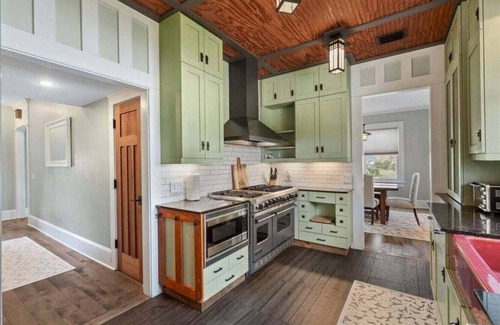 Upper Grand Lagoon House | Beaches Be Crazy! Pool- Hot Tub! Minutes to Beach!