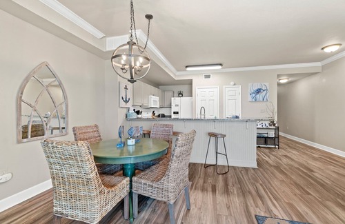 Panama City Beach Condo | Beachfront + Complimentary Beach Service | Near Pier Park