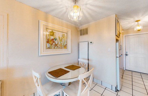 Panama City Beach Apartment | Beachfront Condo with Access to Pool, Gym, & Game Room - Snowbirds Welcome