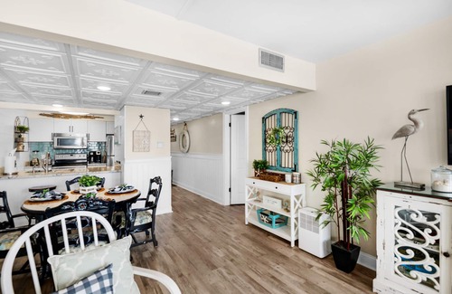 Panama City Beach Condo | Beachfront~Updated~Resort with Pools~Salty Kisses Windward at Edgewater403