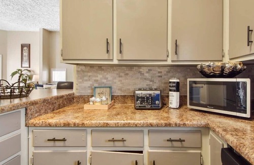 Holiday Beach House | BeachLife Unit A Getaway Sleeps 12