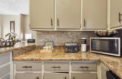 Holiday Beach House | BeachLife Unit AC Getaway Sleeps 28