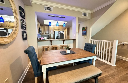 Navarre Beach Condo | Beachview 11-Gulf Front Home in Complex with Pool and Tennis