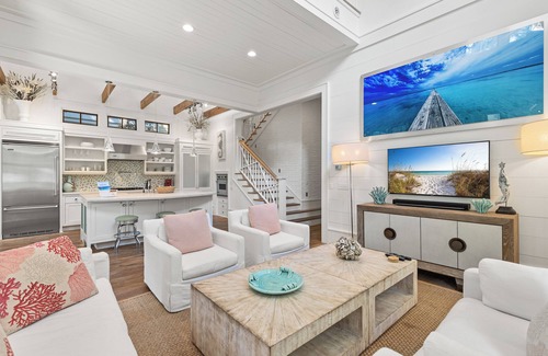 Watercolor House | Beautiful 3 Bedroom 30A Vacation Home- Steps to Watercolor Camp Pool & Green