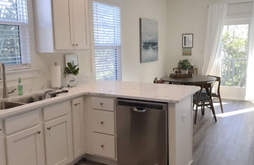 Santa Rosa Beach Condo | Beautiful 3 Br/2 Baths & huge pool- 5 Min. WALK to BEACH & Dining! FREE GYM