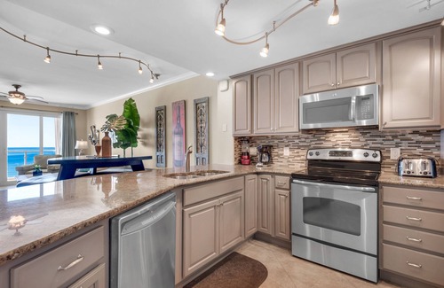 Destin Condo | Beautiful Beachfront Property!2 Bdrm/2 Ba, Cov. Parking, Unit 802