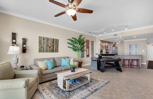 Destin Condo | Beautiful Beachfront Property!2 Bdrm/2 Ba, Cov. Parking, Unit 802