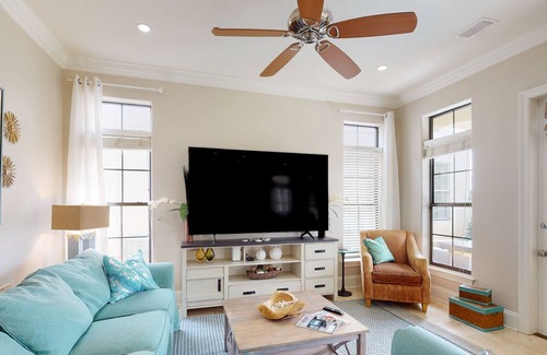 Villa Lago House | Beautiful dog-friendly home on golf course with outdoor pool, 6-seater golf cart