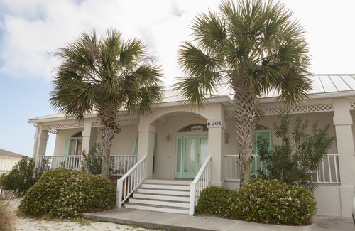 Crescent Beach House | Beautiful Gulf Front Home in Thomas Drive Area