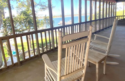 Mary Esther House | Beautiful waterfront 4-bedroom house in Mary Esther with private beach!