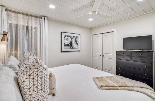 Inlet Beach Condo | BeeBy the Dunes l Gulf Views l Custom Wine Bar l Steps to Beach